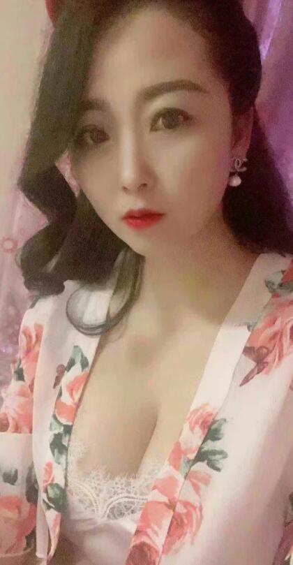 口的很认真,姿势配合听话