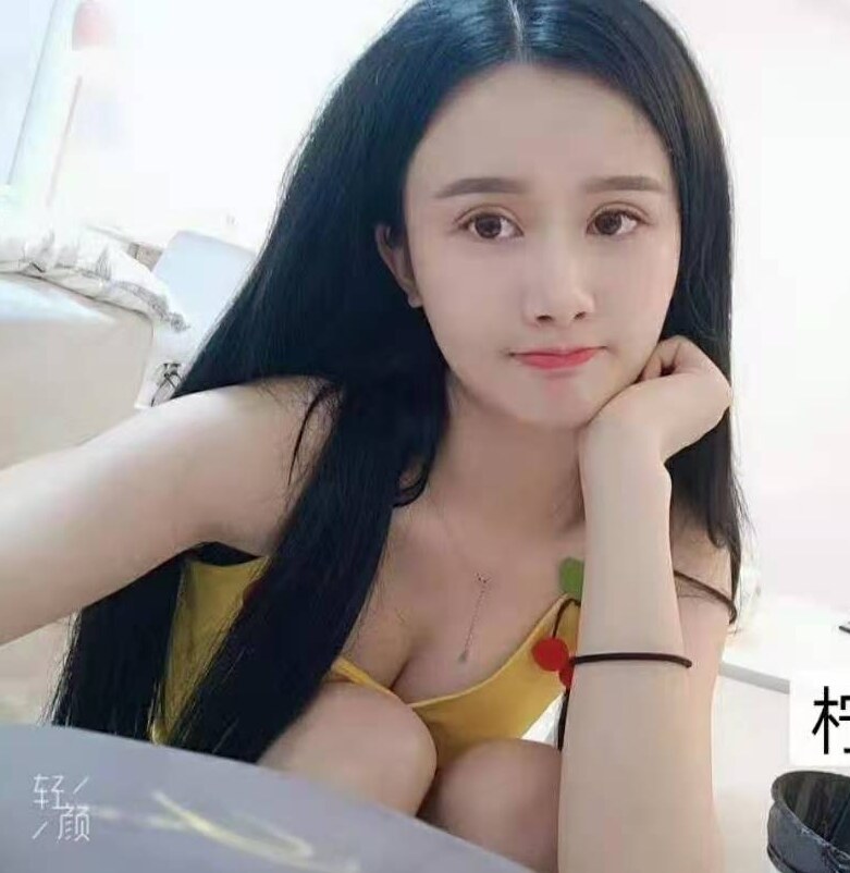 一个00后刚下海的妹子
