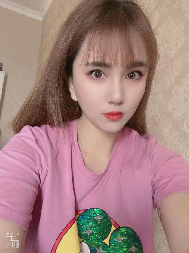 性感十足的兼职妹妹