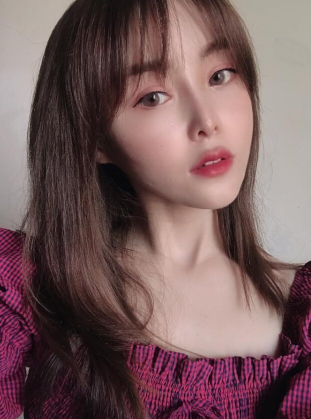 妹子身材苗条，态度好，服务不机车