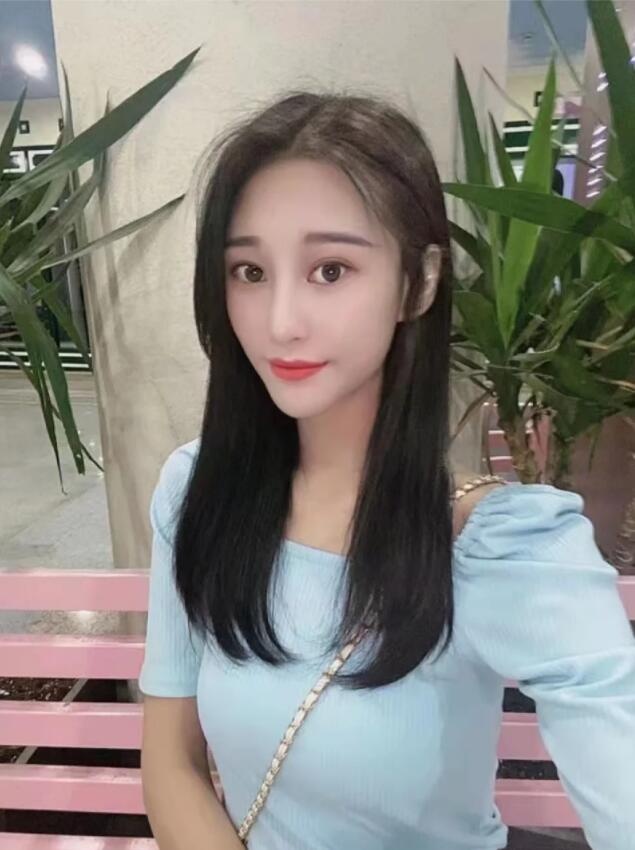 颜值靓丽，身材火辣的极品妹子