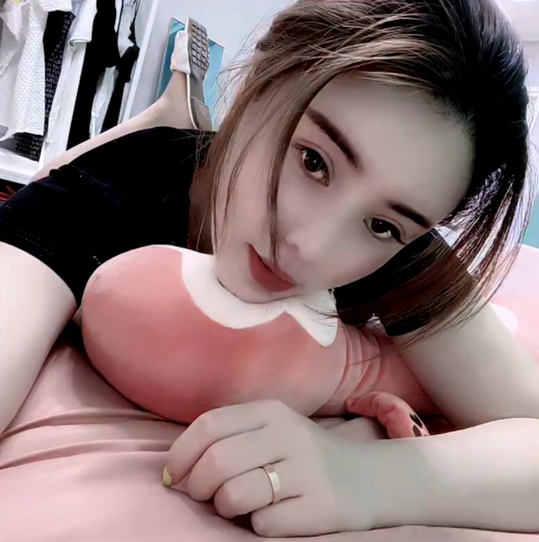 开放风骚的技术流长腿女