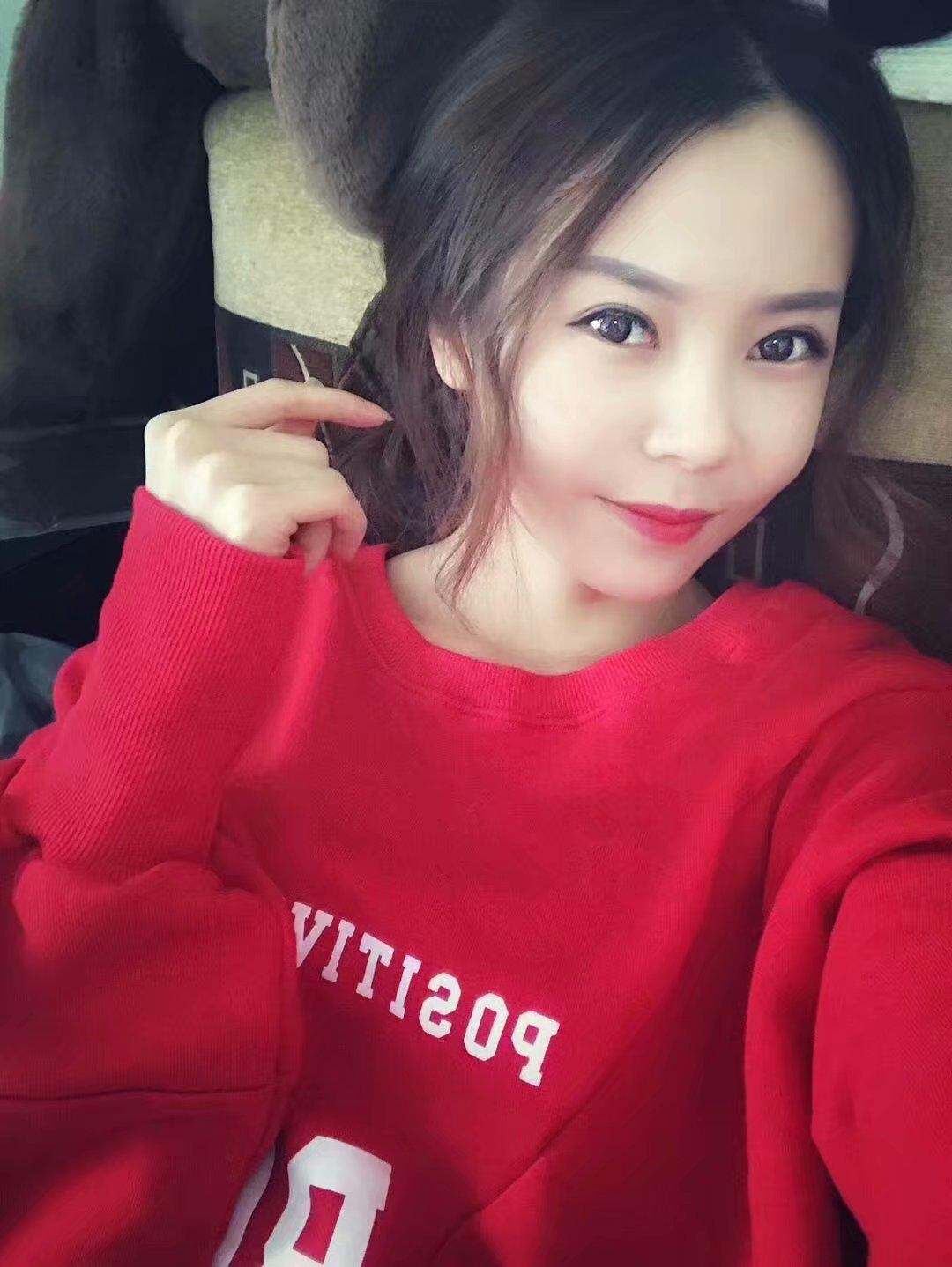 面容姣好的温柔妹子，性感漂亮
