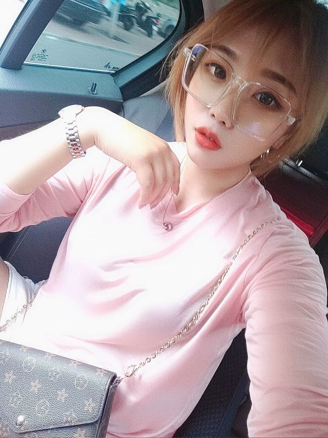 兼职做美容的小姐姐，气质型美女