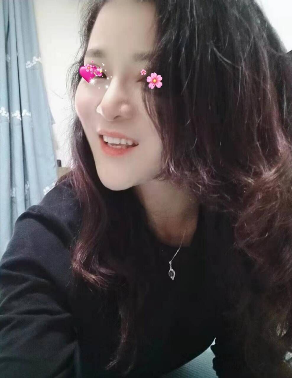 长得漂亮，身材也很好，够骚
