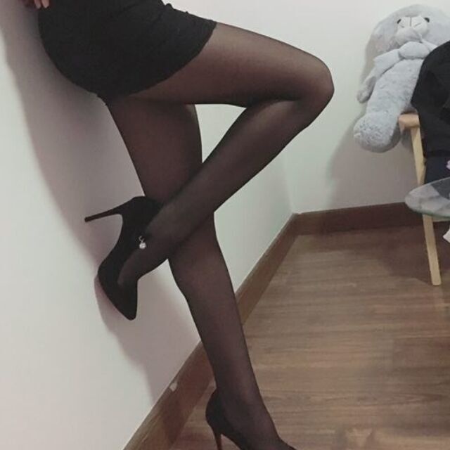 约会美少妇，身材婀娜，笑容可人