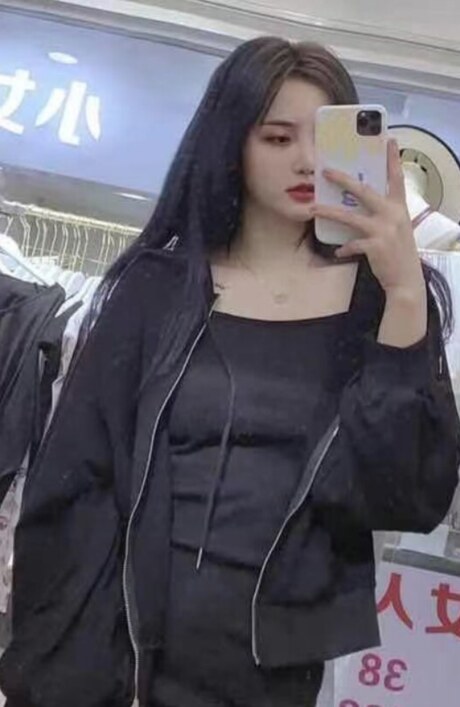 配合度很高的乖巧美女，口爆爽歪歪
