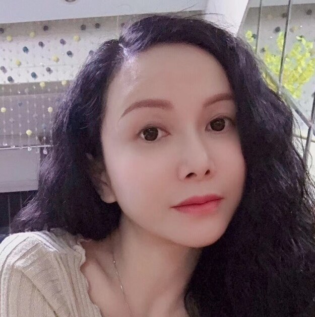 体验叫声销魂的性感熟女