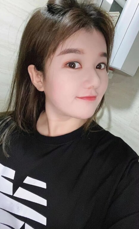 让人魂不守舍的清纯小嫩妹