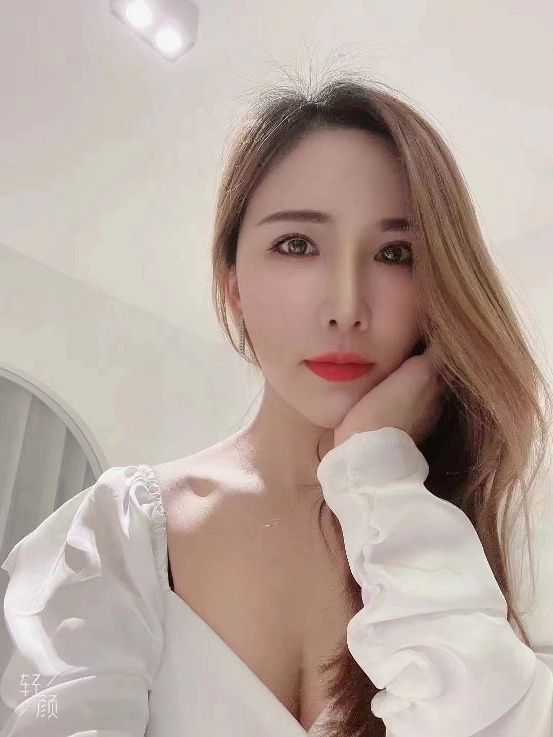 妹子身材挺好，熊有D，重点还坚挺