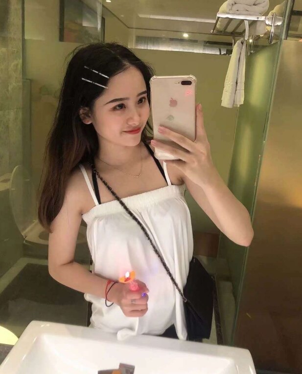 体验长腿兼职小姐姐，蛮爽的