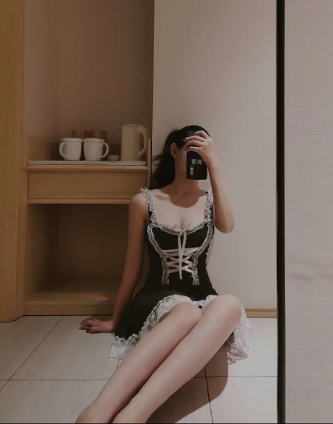 腿型很好看的兼职小姐姐，人美活好