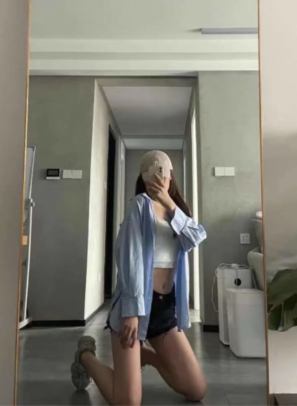 高新模特兼小嫩妹，绝对真实