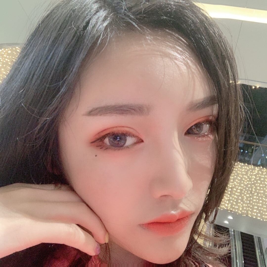 身材火辣的大长腿妹妹