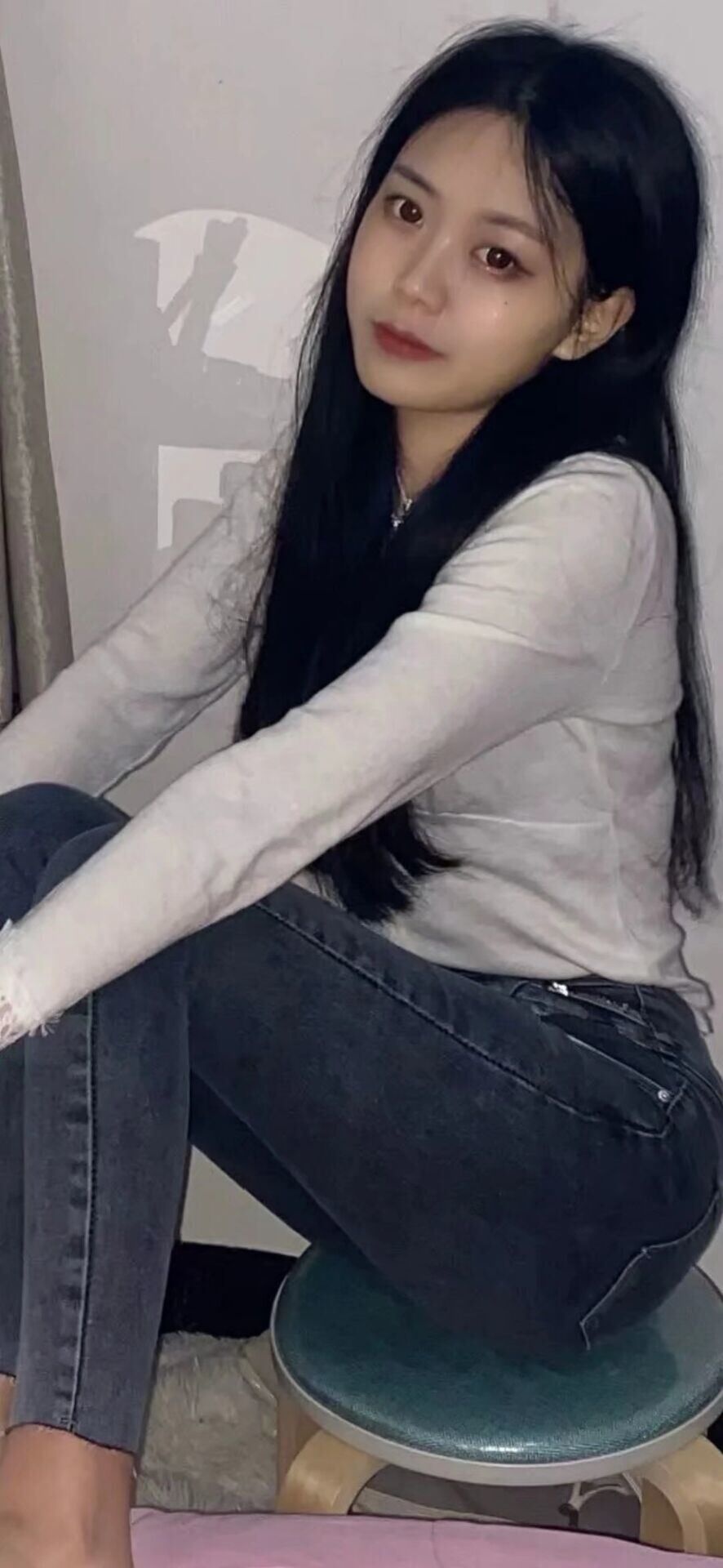 漂亮奔放的小骚货，青春有活力