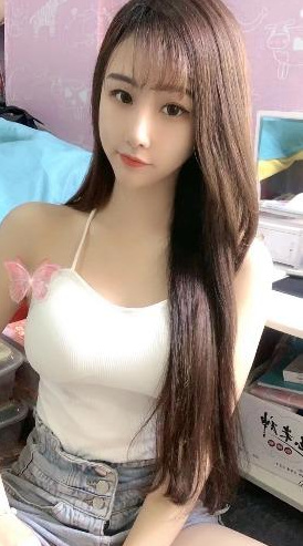 长相甜美的妹子，可爱偏瘦