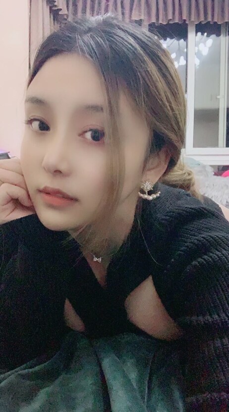 年轻大胸嫩妹，包夜玩超爽