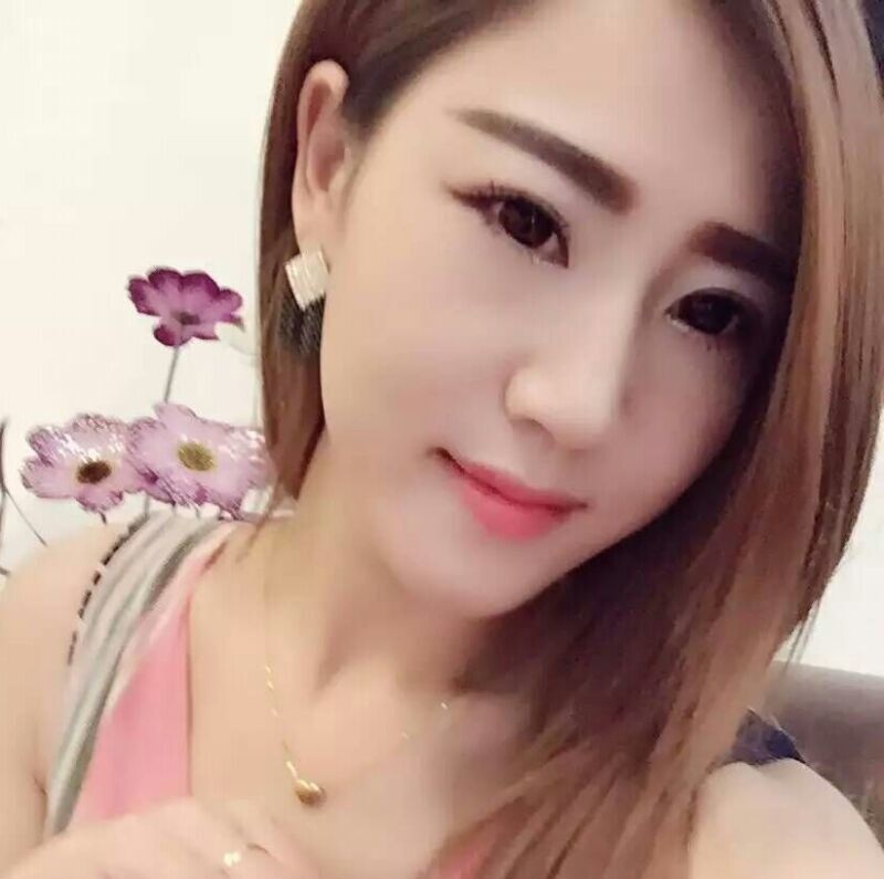 逼紧活好的小妹，服务很温馨，下面很紧