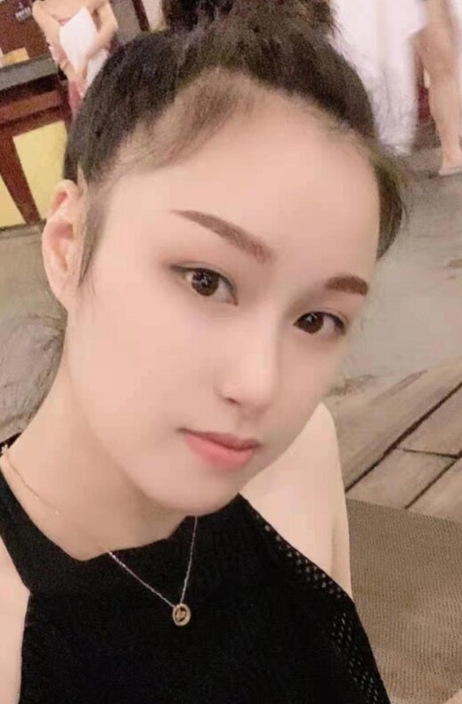 分享一个小美女，喜欢年轻的可以一试