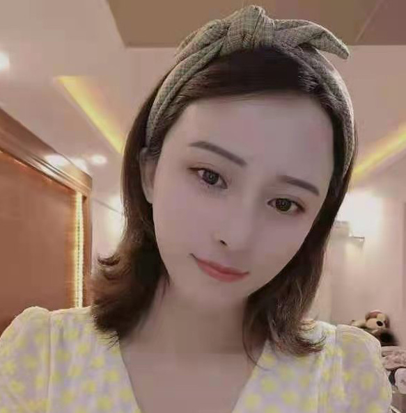 非常可爱，下面很粉嫩也很紧