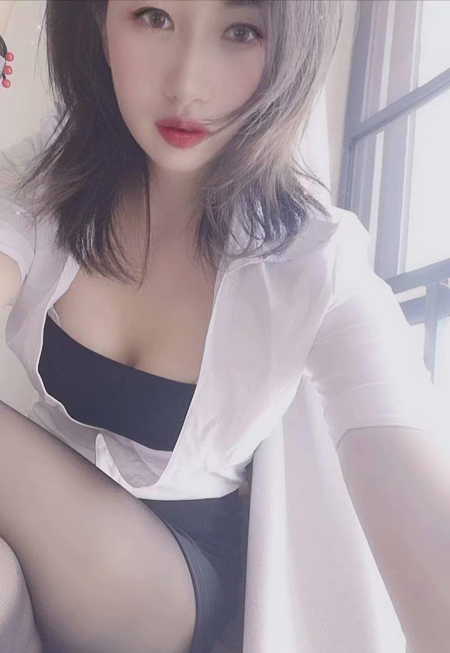 黑丝诱惑，服务耐心温柔的小姐姐