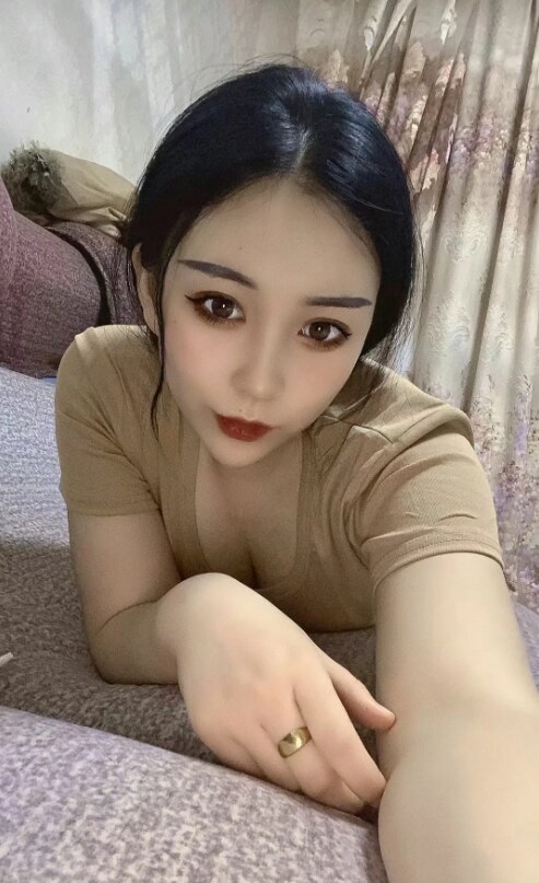 体验翘臀小妹，后入超爽，水多