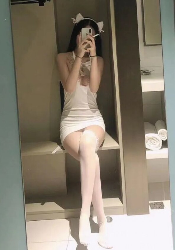 逼紧水多多的高颜值妹子