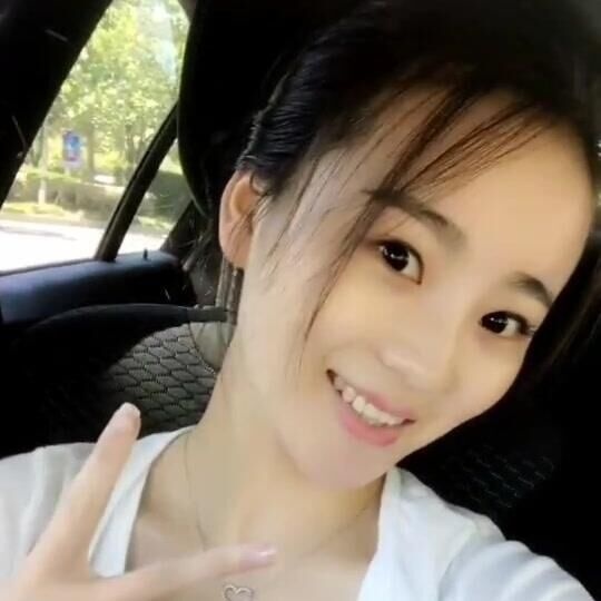 口活非常爽的小姐姐，颜值好，身材火辣