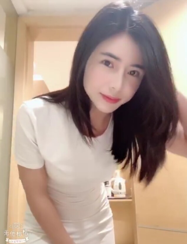 出差体验性感骚货美女，身材火辣服务超级好