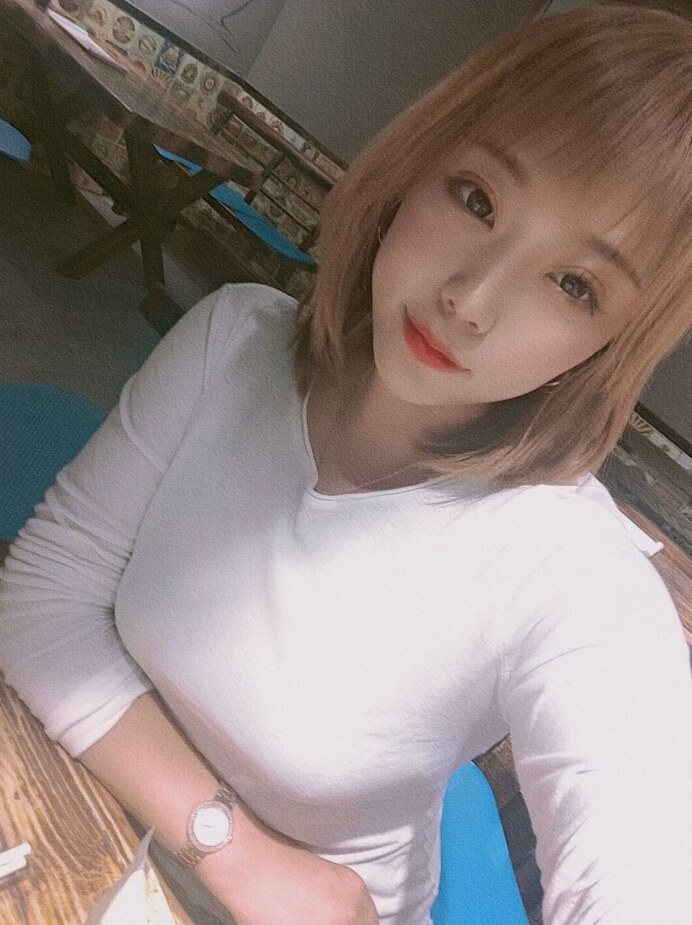 做美容的兼职小姐姐，气质型美女！