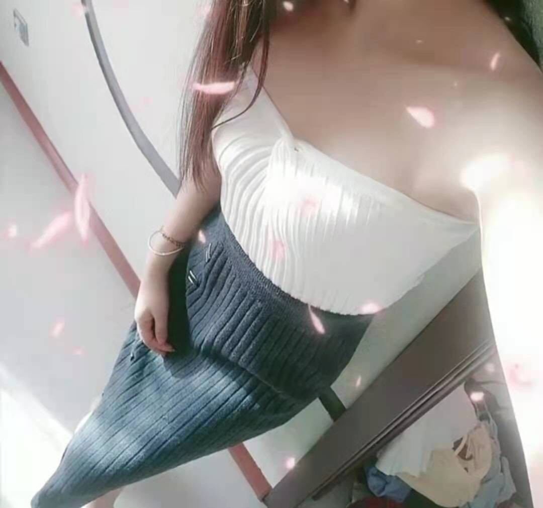 模特身材，颜值也好，重点是活好