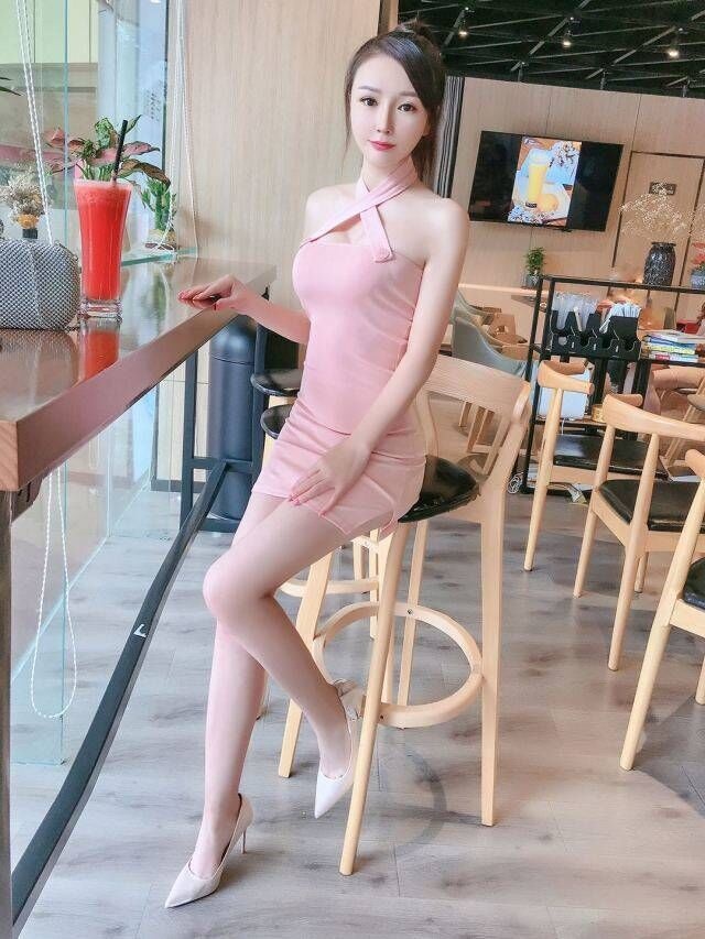 性感胸大的长腿尤物，服务周到，可舌吻