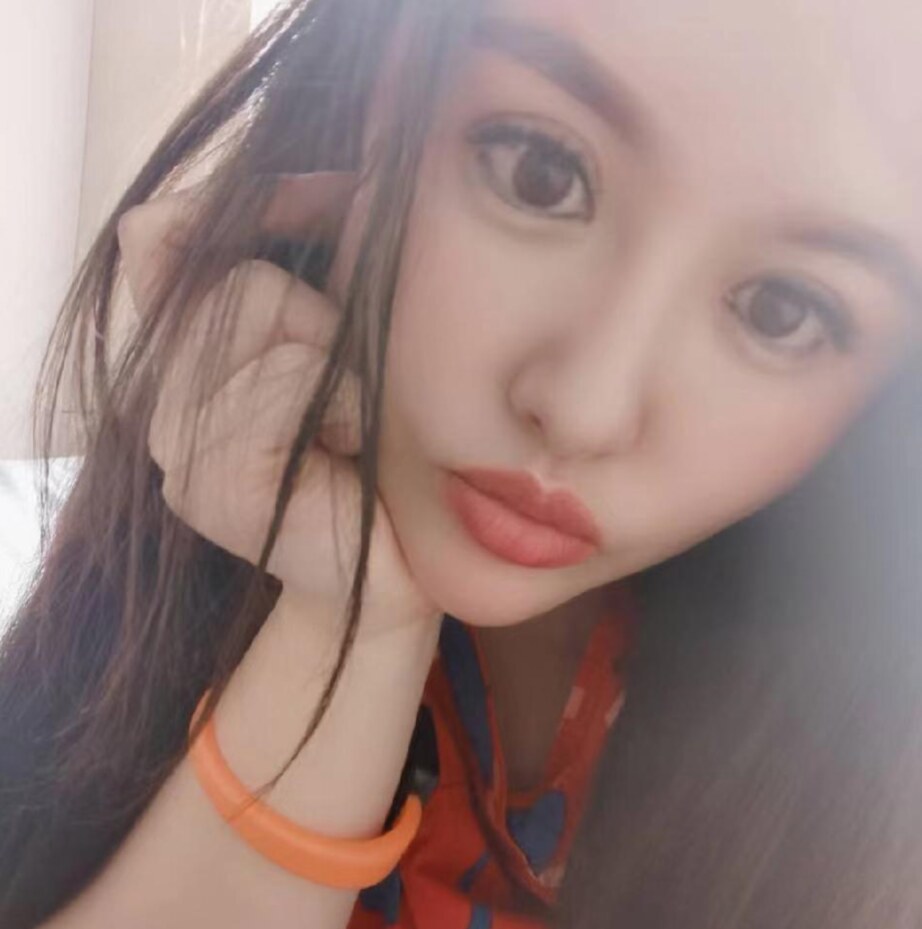 颜值不错的大胸妹子，开朗热情服务好