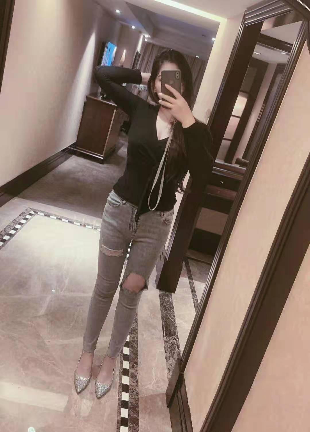 上了个端庄秀美的性感妹子