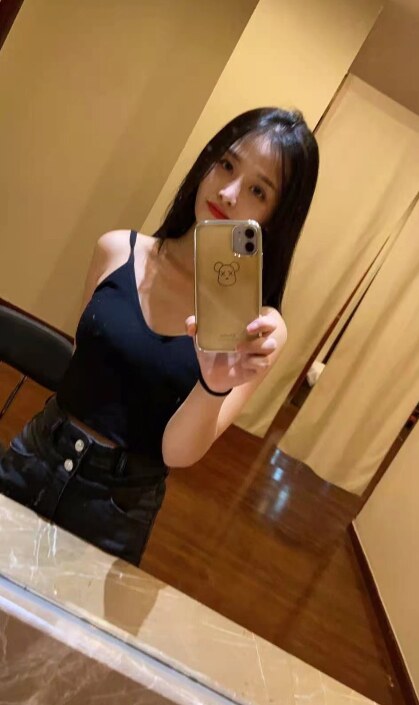 甜美可爱的漂亮妹子，三点粉