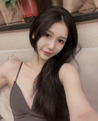 刚下海不久的小姐姐，身材好，耐看，更耐操