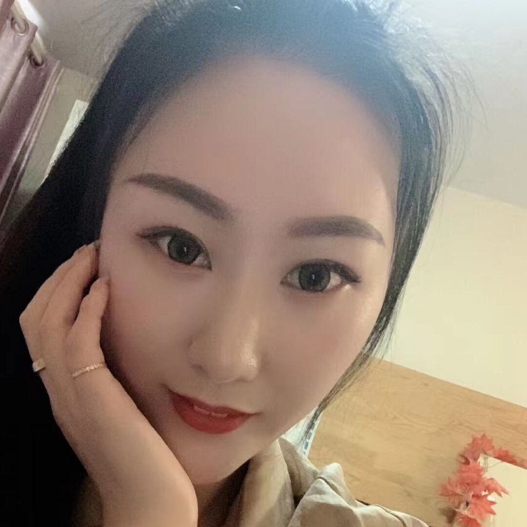性感荡妇，胸大屁股翘