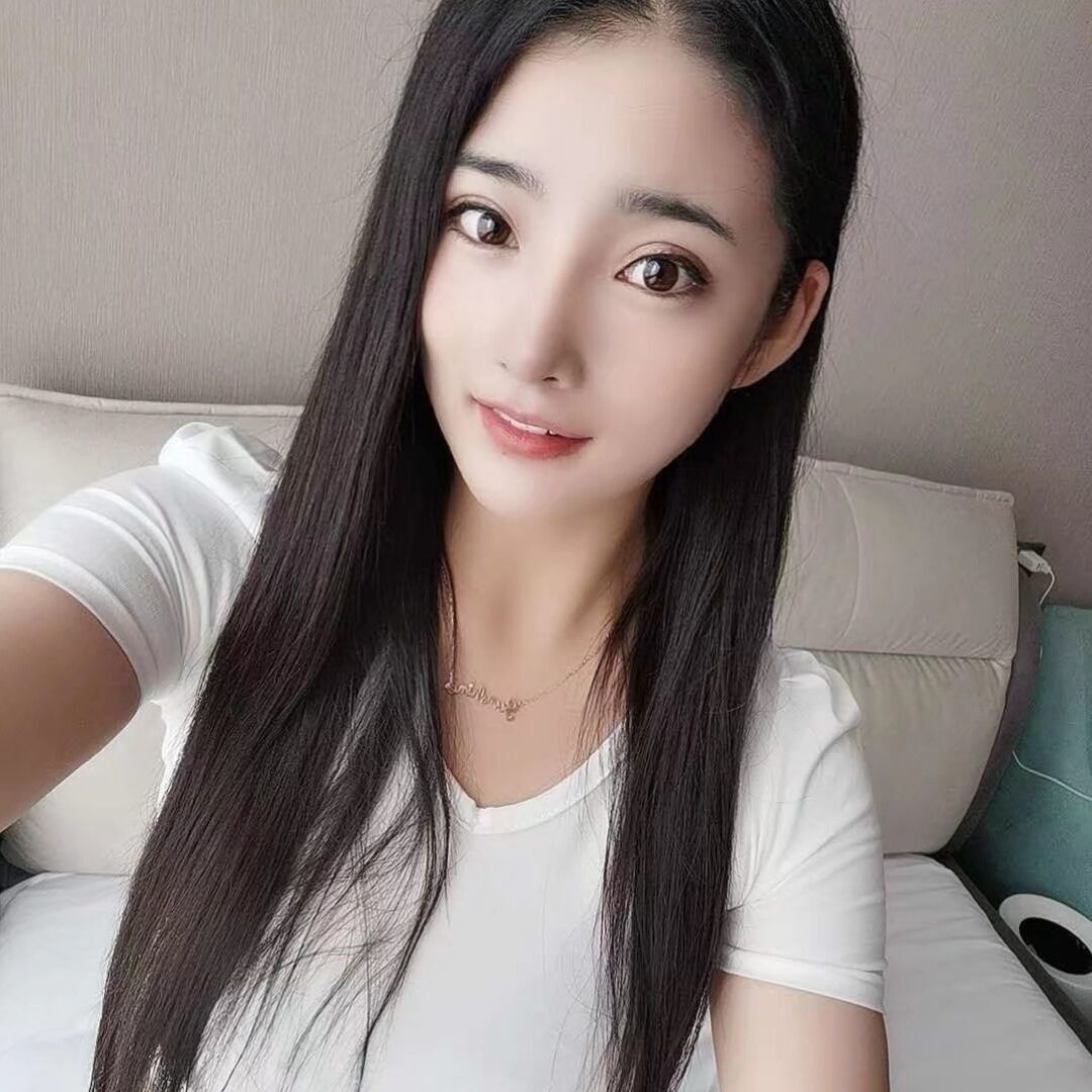 性感小姐姐下面超紧，享受的很