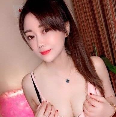 妹子纤细的腰身，让人舒爽愉悦
