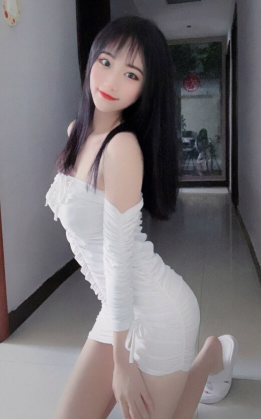 漂亮美女服务好到位，口活爽呆了