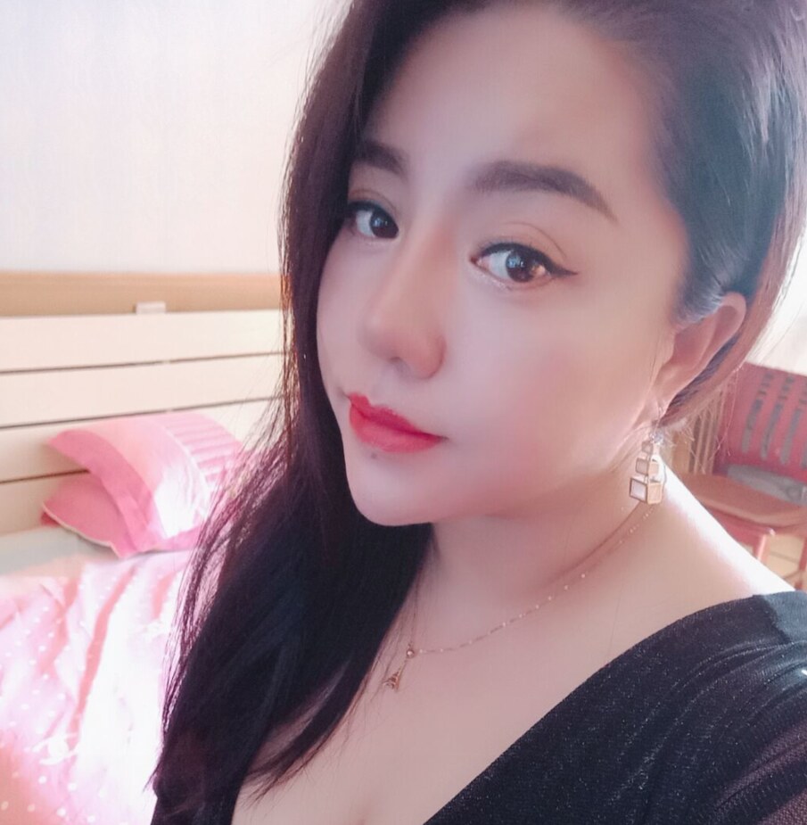 激战白净少妇，胸大肤白口活爽