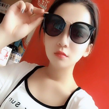 温婉漂亮的重庆妹子