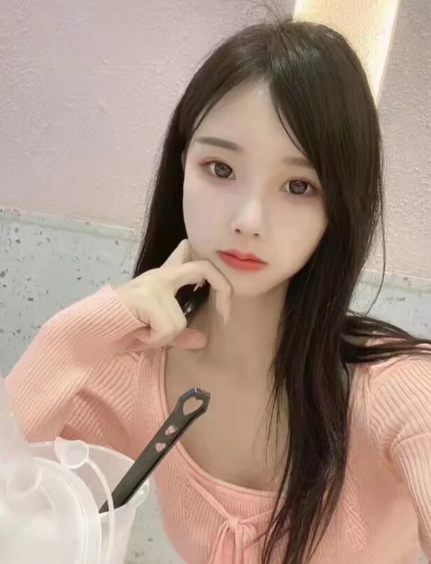 身体滑嫩的小妹妹，特别懂男人心思