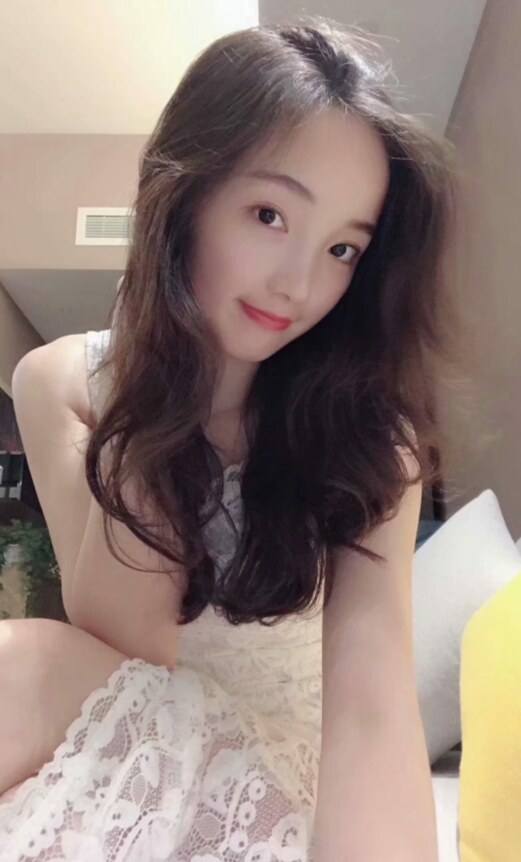 业务能力有待开发的娇嫩学生妹