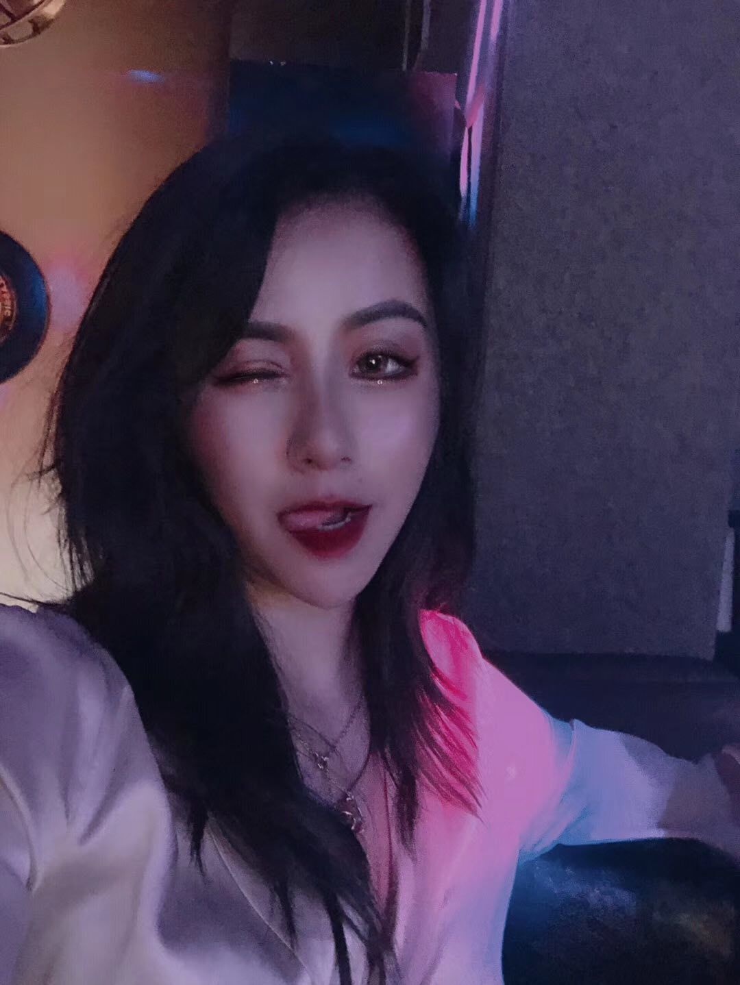 本地妹子，水多听话，姿势很配合