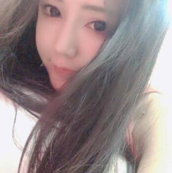 又甜又欲的嫩妹，身体柔韧度超棒