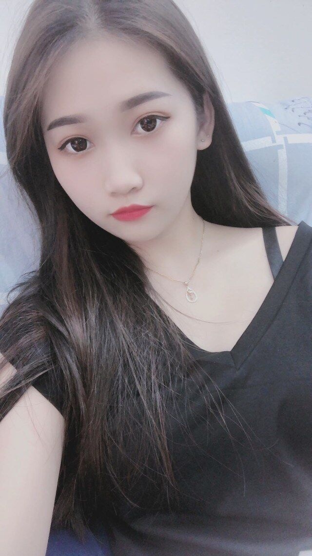 全身粉嫩叫声酥麻的小妹，让人很舒服