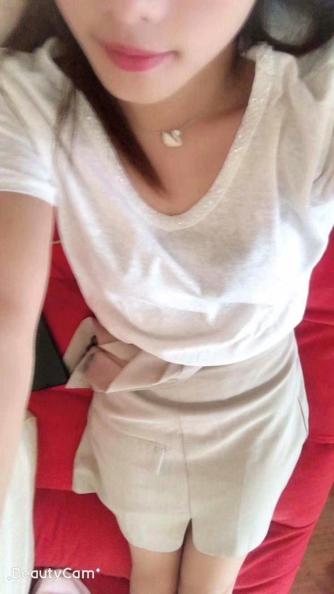 分享个不错的妹子，颜值挺好
