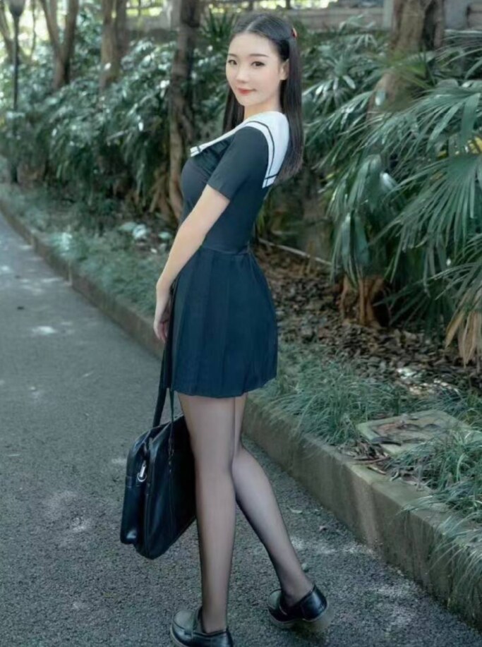 可舌吻的大姐姐，性感诱人