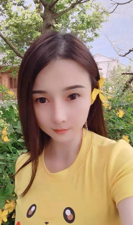 饥渴的温柔小姐姐，表演的很卖力